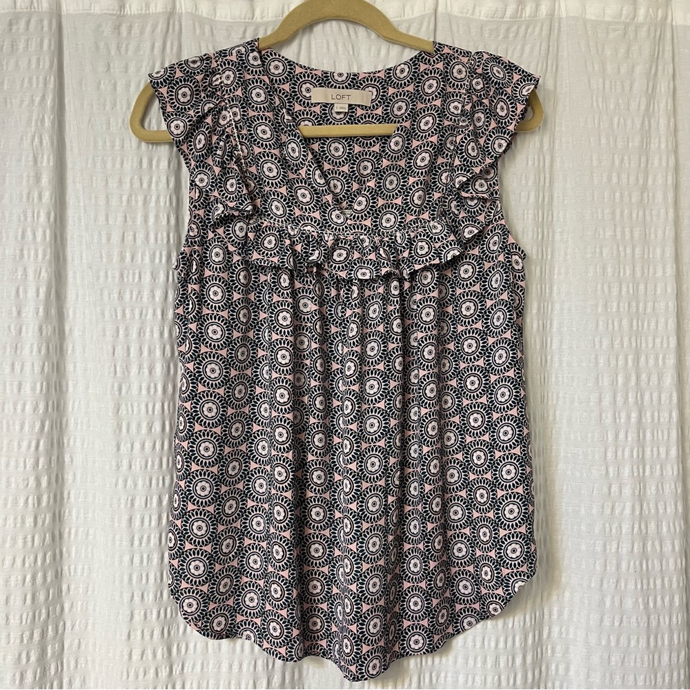 Loft Top Floral Lightweight Dainty Women’s Size Small Pink and Maroon